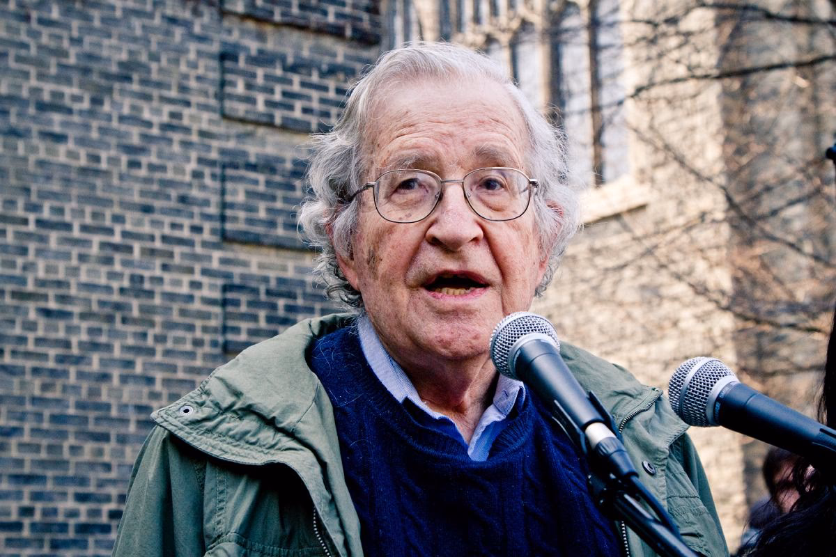 Co to jest postać normalna Chomsky'ego?