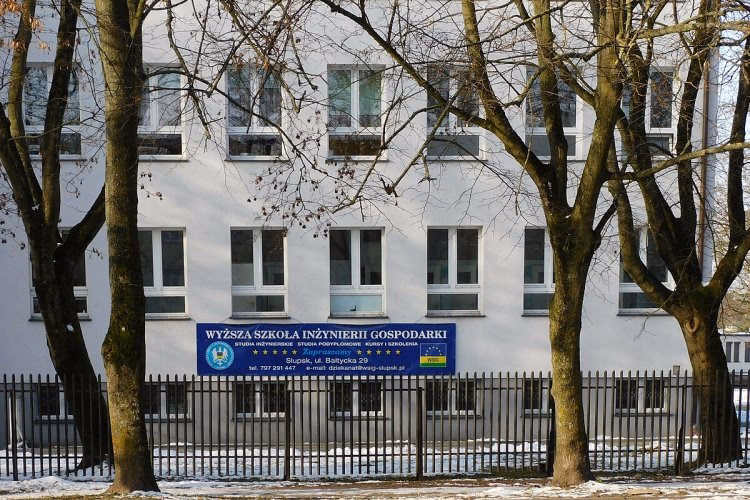Czy dziekanat jest jeden?