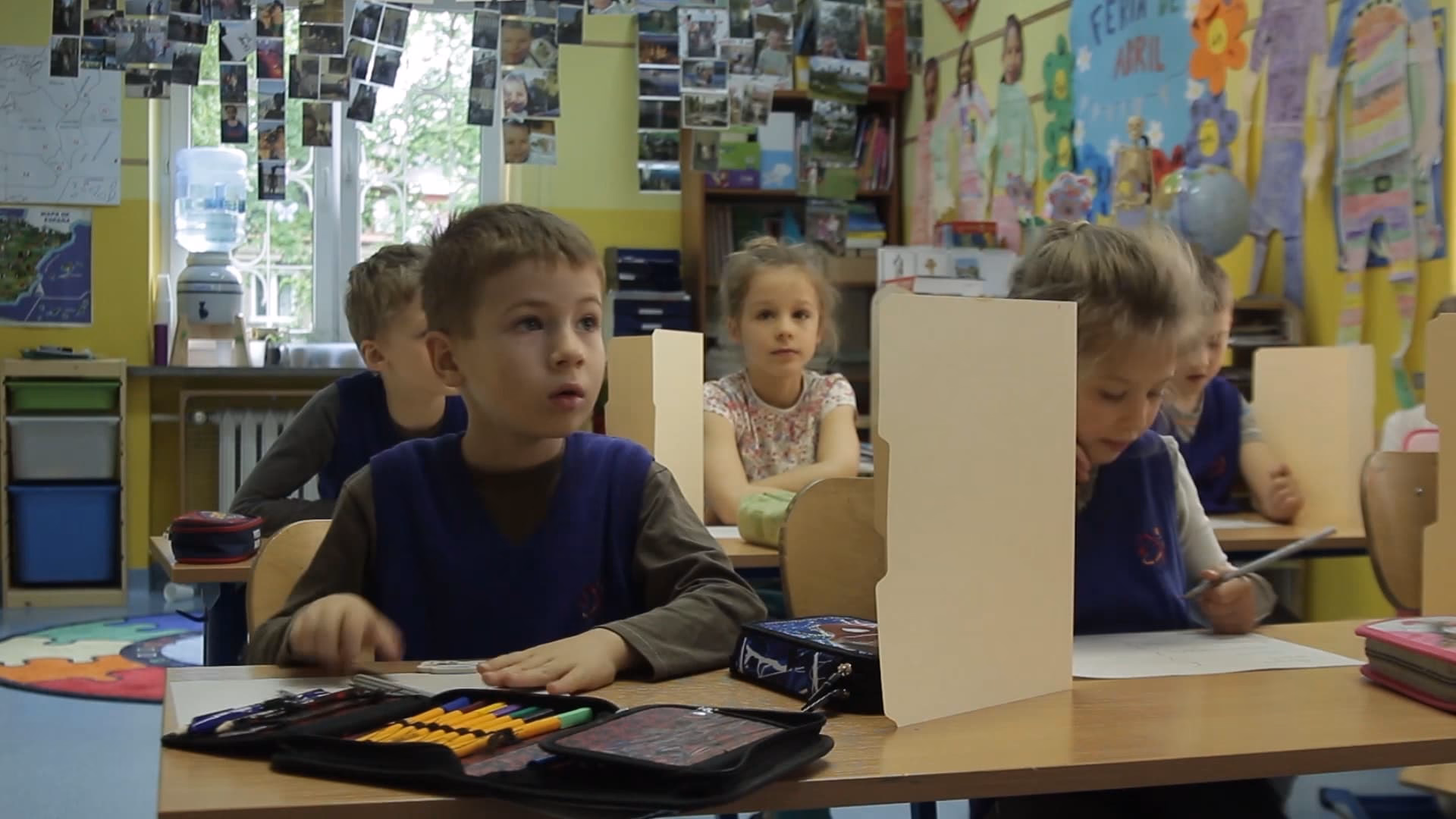 Czy dzieci dwujęzyczne radzą sobie lepiej w szkole?