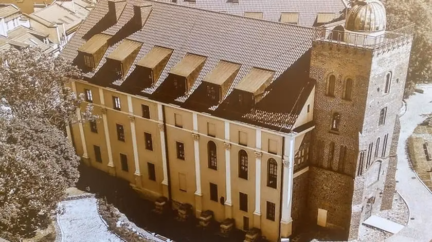 Kiedy powstała pierwsza szkoła w Europie?