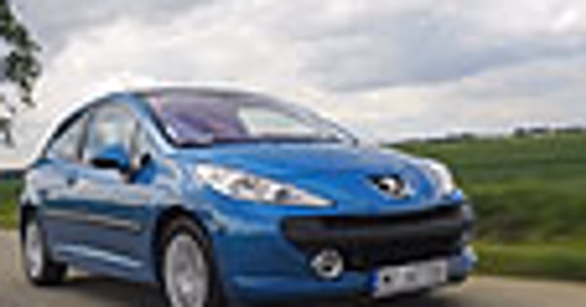 Ile jedzie Peugeot 207?