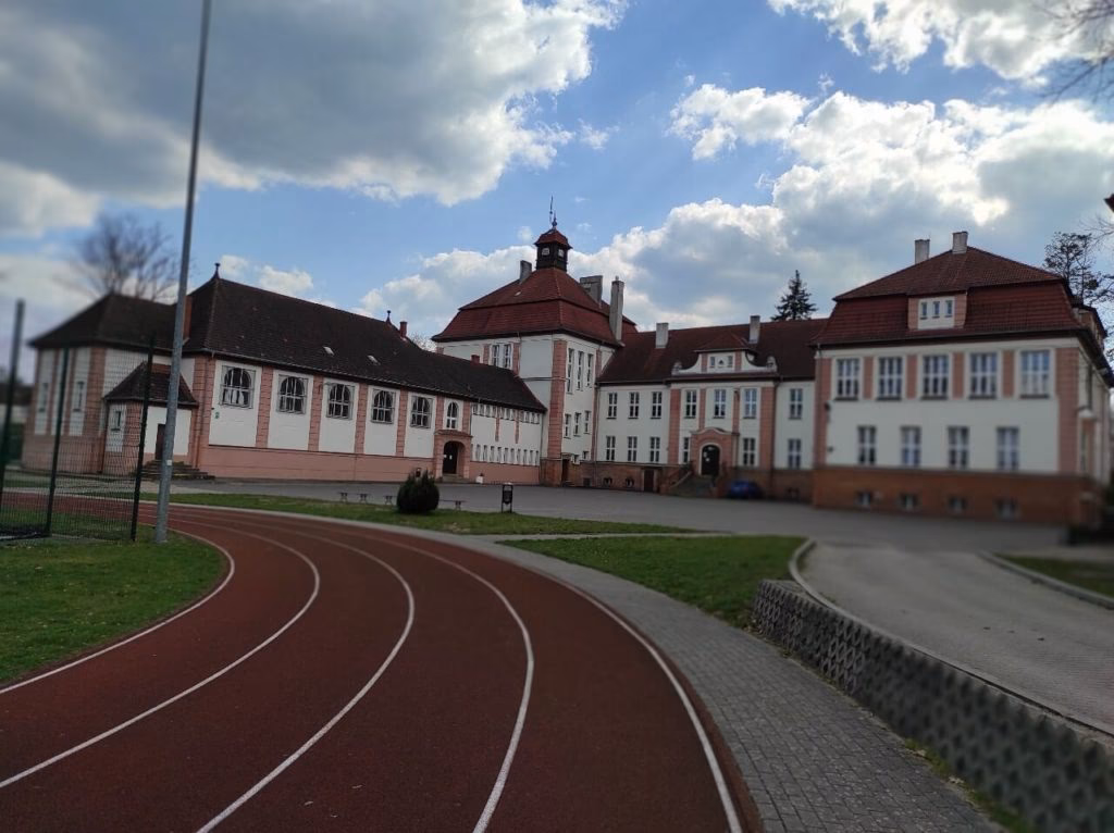 Ile kosztuje internat w Rzepinie?