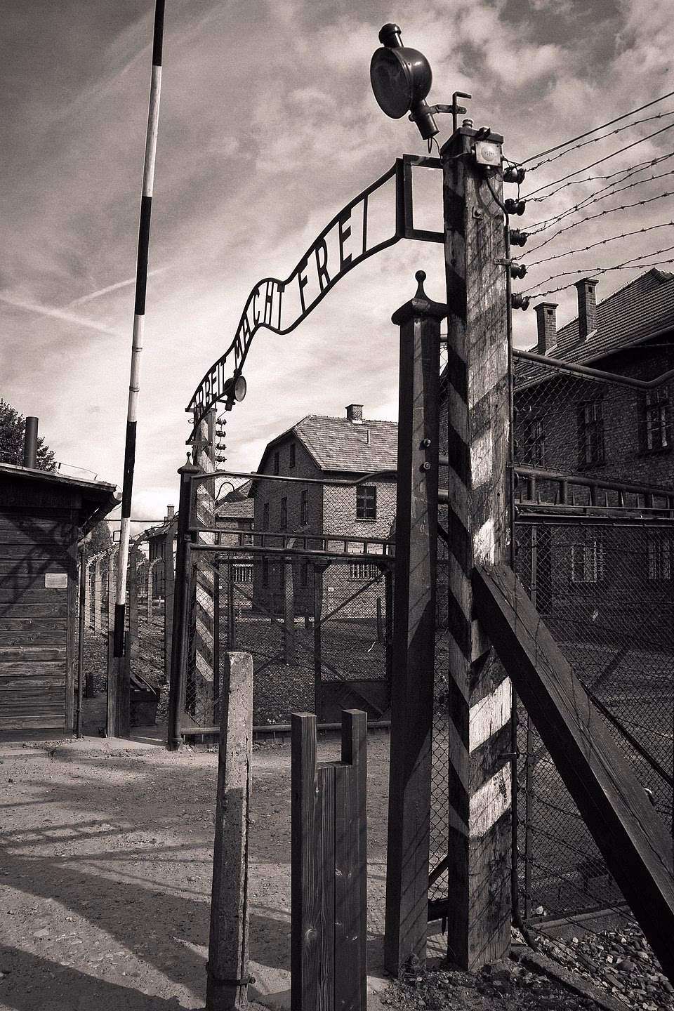 Kto jest właścicielem obozu Auschwitz?