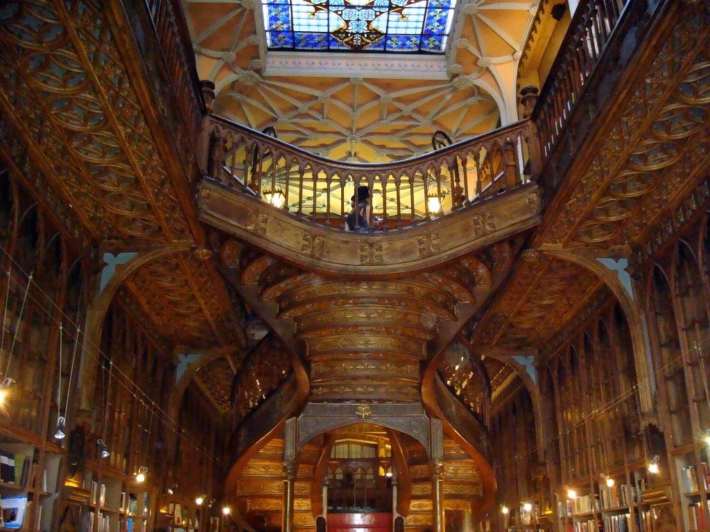 Czy na uniwersytecie w Porto wykładany jest język angielski?
