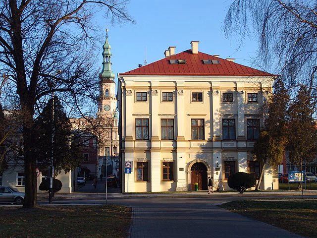 Czy Wszop to uczelnia prywatna?